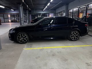 2020 BMW 5 серии 530d xDrive VII (G30/G31/G38) Рестайлинг, чёрный, 5900000 рублей, вид 2