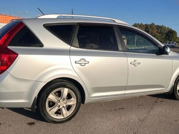 2011 Kia Ceed I Рестайлинг, серебристый, 650000 рублей - вид 2