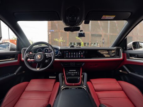 2024 Porsche Cayenne Coupé III Рестайлинг, серый, 14900000 рублей, вид 3