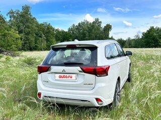 2022 Mitsubishi Outlander III Рестайлинг 3, белый, 3100000 рублей, вид 3