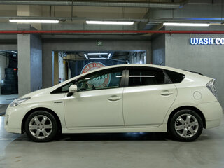 2010 Toyota Prius III (XW30), белый, 1100000 рублей, вид 5