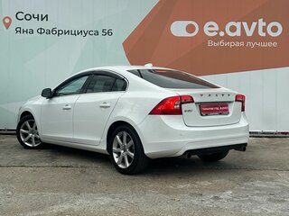 2017 Volvo S60 II Рестайлинг, белый, 1500000 рублей, вид 4