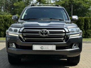 2019 Toyota Land Cruiser 200 Series Рестайлинг 2, серый, 7200000 рублей, вид 4