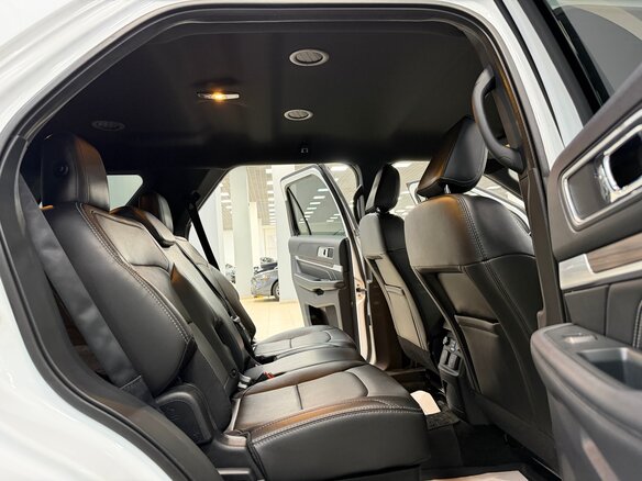 2018 Ford Explorer V Рестайлинг, белый, 3150000 рублей - вид 36