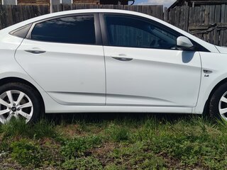 2016 Hyundai Solaris I Рестайлинг, белый, 1210000 рублей, вид 4