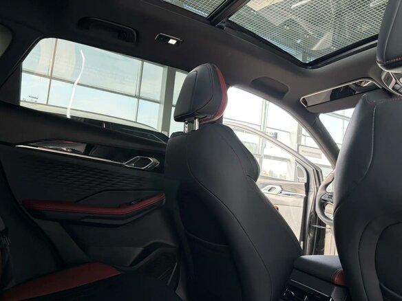 2026 Geely Coolray I Рестайлинг, серый, 2964990 рублей - вид 5