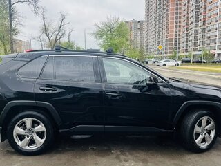 2020 Toyota RAV4 V (XA50), чёрный, 3300000 рублей, вид 4