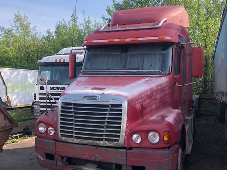 2000 Freightliner Century Class, красный, 1600000 рублей, вид 1
