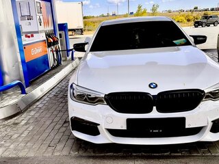 2019 BMW 5 серии 530i xDrive VII (G30/G31/G38), белый, 4150000 рублей, вид 2