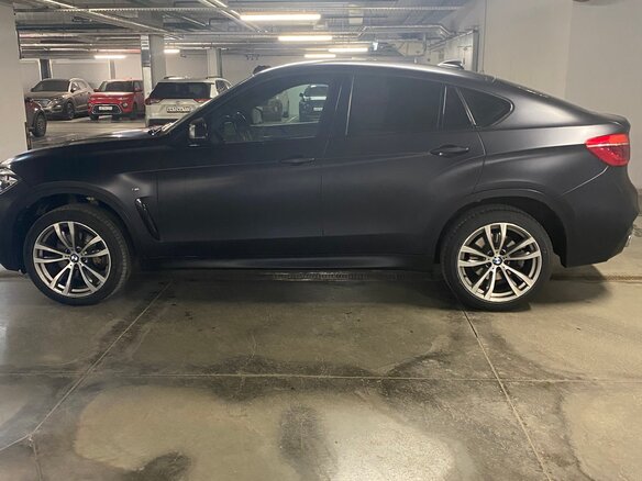2019 BMW X6 40d II (F16), чёрный, 5150000 рублей - вид 3