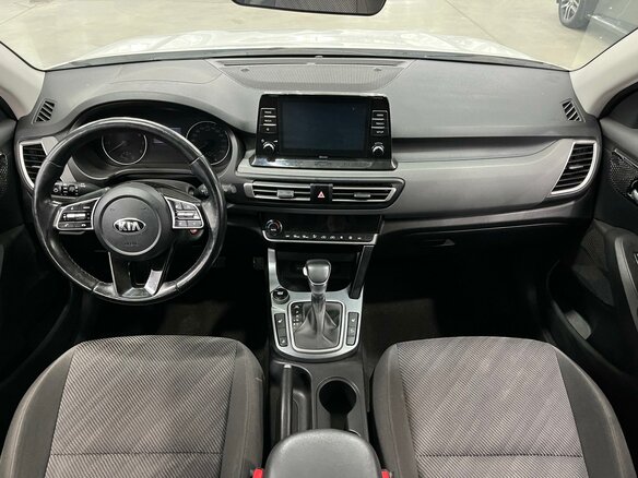 2020 Kia Seltos I, белый, 2820000 рублей - вид 15