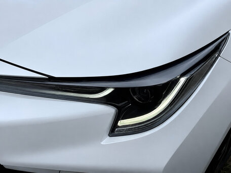 2022 Toyota Corolla Sporty XII (E210) Рестайлинг, белый, 1620000 рублей, вид 3