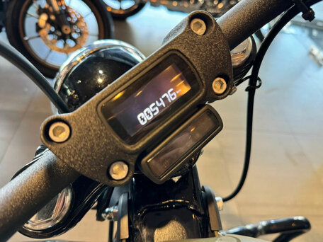 2021 Harley-Davidson Street Bob, зелёный, 1890000 рублей, вид 2