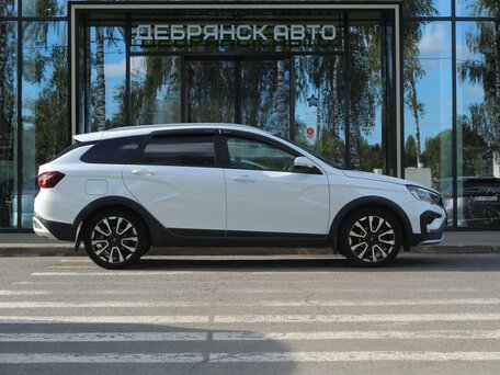 2024 Lada (ВАЗ) Vesta SW Cross I Рестайлинг (NG), белый, 1520000 рублей, вид 4