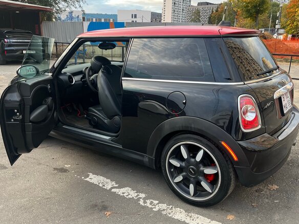 2011 Mini Hatch Cooper II (R56) Рестайлинг, чёрный, 1049000 рублей - вид 11