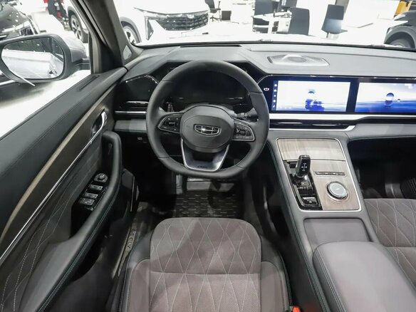 2026 Geely Monjaro I Рестайлинг, серебристый, 4955000 рублей - вид 17
