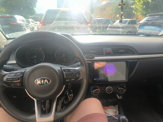 2019 Kia Rio IV, серебристый, 1300000 рублей, вид 5