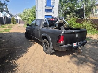 2013 Ram 1500 Quad Cab IV (DS/DJ), чёрный, 3000000 рублей, вид 4