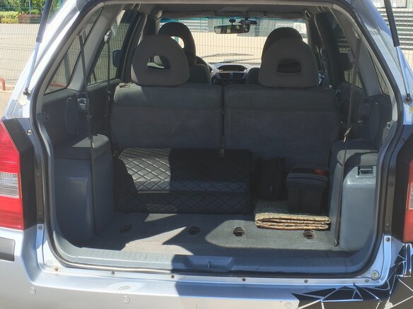 2003 Mitsubishi Space Wagon III, серебристый - вид 13