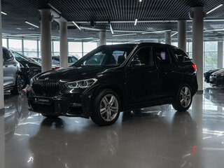 2020 BMW X1 20i xDrive II (F48) Рестайлинг, чёрный, 3770000 рублей, вид 1