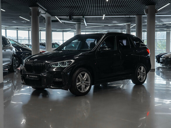 2020 BMW X1 20i xDrive II (F48) Рестайлинг, чёрный, 3770000 рублей