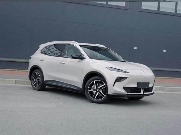 2025 MG ES5 62.2 kWh, серебристый