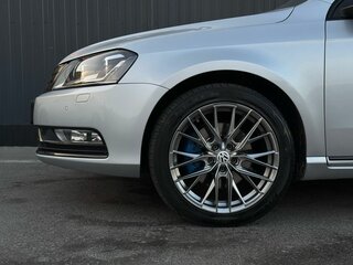 2012 Volkswagen Passat B7, серебристый, 1349000 рублей, вид 5