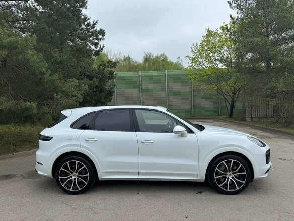 2019 Porsche Cayenne S III, белый, 6900000 рублей - вид 2