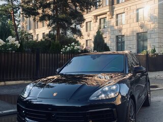 2020 Porsche Cayenne III, чёрный, 11050000 рублей, вид 2