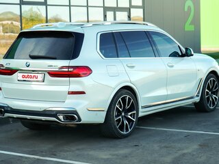2022 BMW X7 40i I (G07), белый, 9000000 рублей, вид 4