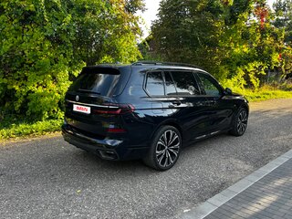 2022 BMW X7 40i I (G07) Рестайлинг, чёрный, 11990000 рублей, вид 4