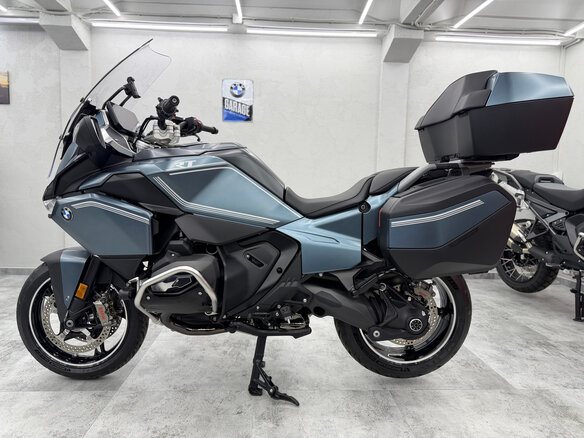 2025 BMW R 1300 RT, зелёный - вид 3