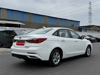 2021 Ford Escort VI Рестайлинг 2, белый, 890010 рублей, вид 4