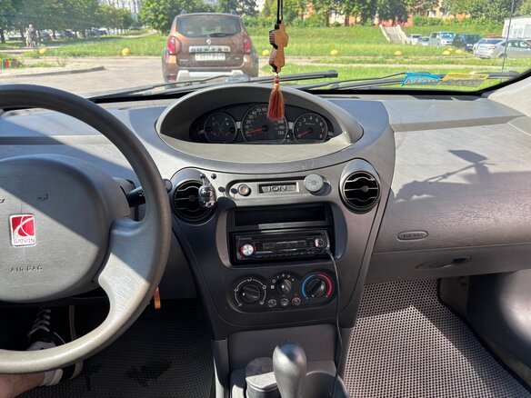 2004 Saturn ION, серебристый - вид 10