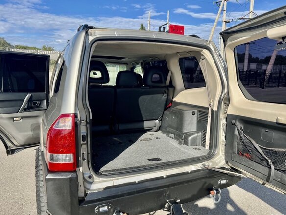 2002 Mitsubishi Montero III, бежевый, 1999999 рублей - вид 11