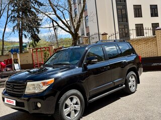 2012 Toyota Land Cruiser 200 Series Рестайлинг 1, чёрный, 3900000 рублей, вид 1