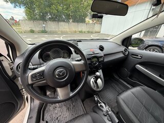 2011 Mazda 2 II Рестайлинг (DE2), белый, 700000 рублей, вид 5