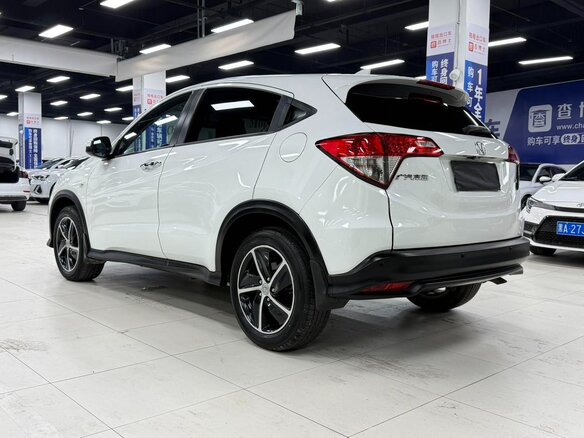 2022 Honda Vezel I Рестайлинг, белый, 1340000 рублей - вид 5