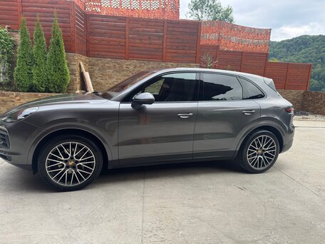 2019 Porsche Cayenne III, серый, 6500000 рублей, вид 5