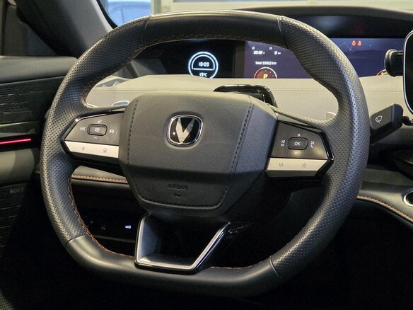 2023 Changan UNI-V I, белый - вид 20