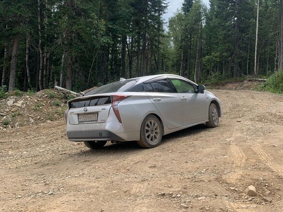 2016 Toyota Prius IV (XW50), серебристый, 1580000 рублей - вид 5