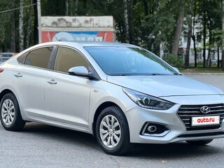 2018 Hyundai Solaris II, серебристый, 899900 рублей, вид 3