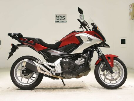 2017 Honda NC 750X, красный, 825000 рублей, вид 2