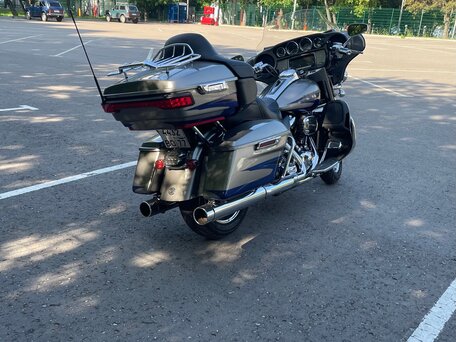 2017 Harley-Davidson CVO Limited, серебристый, 1650000 рублей, вид 3