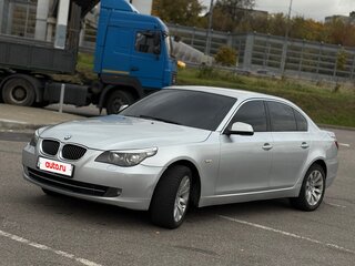 2009 BMW 5 серии 525xi V (E60/E61) Рестайлинг, серебристый, 999000 рублей, вид 1