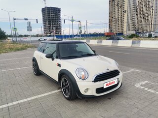 2012 Mini Hatch One II (R56) Рестайлинг, белый, 1100000 рублей, вид 1