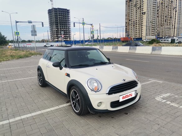 2012 Mini Hatch One II (R56) Рестайлинг, белый, 1100000 рублей