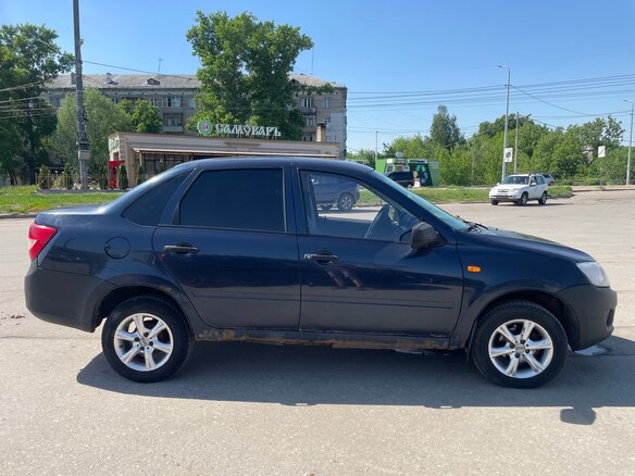 2012 Lada (ВАЗ) Granta I, серый, 179000 рублей - вид 3