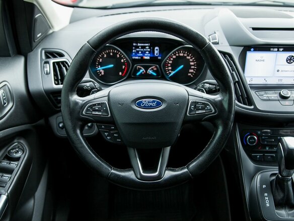 2017 Ford Kuga II Рестайлинг, чёрный, 1650000 рублей - вид 15