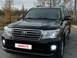 2013 Toyota Land Cruiser 200 Series Рестайлинг 1, чёрный, 4400000 рублей, вид 1